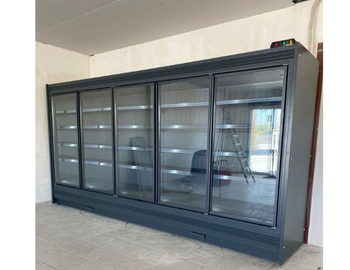 5 kapılı, antrasit gri renkli, cam kapaklı, ayarlanabilir raflı profesyonel market tipi sütlük ve şarküteri soğutma dolabı